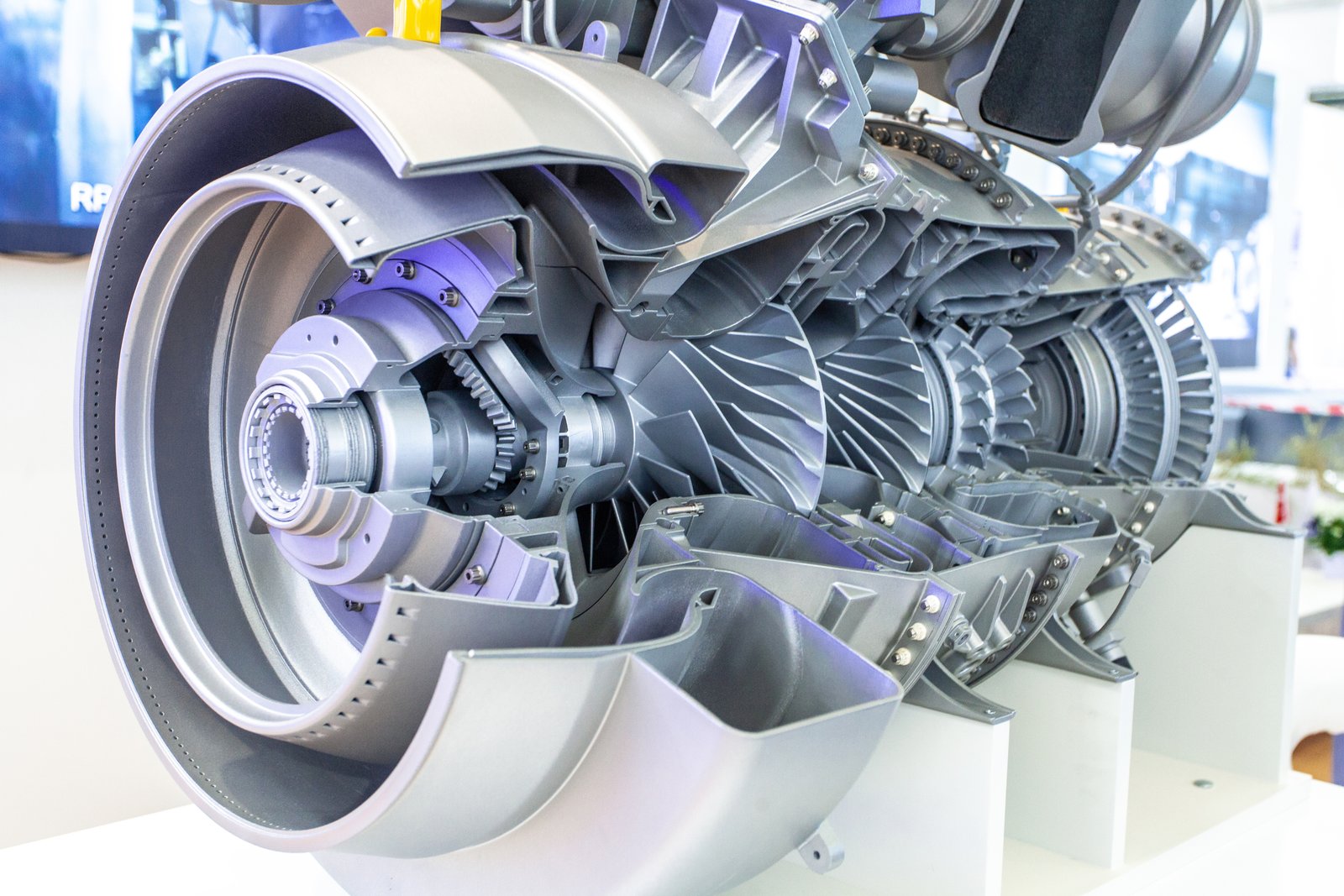Cutaway model of a jet engine
